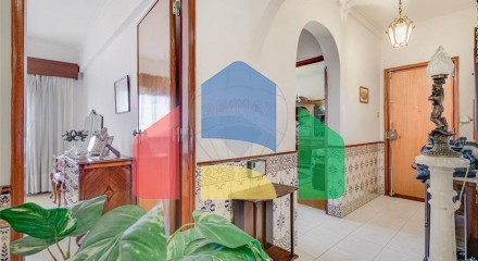 Residential - Condo/Apartment - T2 - Mina de Água, Amadora - PT