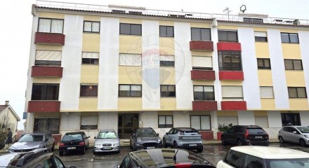 Residential - Condo/Apartment - T2 - Mina de Água, Amadora - PT