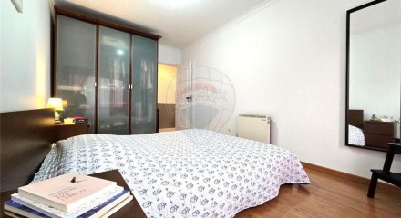 Residential - Condo/Apartment - T2 - Mina de Água, Amadora - PT