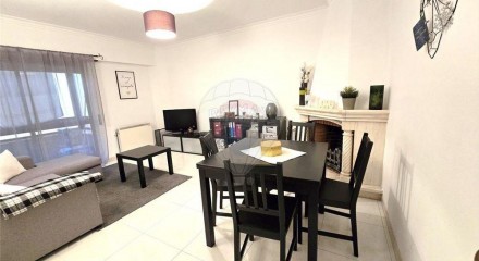 Residential - Condo/Apartment - T2 - Mina de Água, Amadora - PT