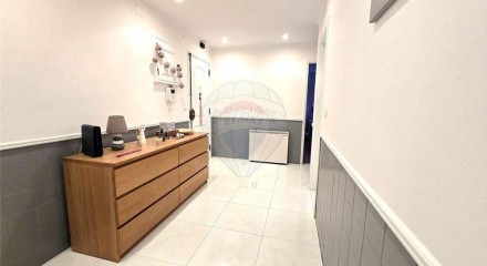 Residential - Condo/Apartment - T2 - Mina de Água, Amadora - PT