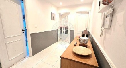 Residential - Condo/Apartment - T2 - Mina de Água, Amadora - PT