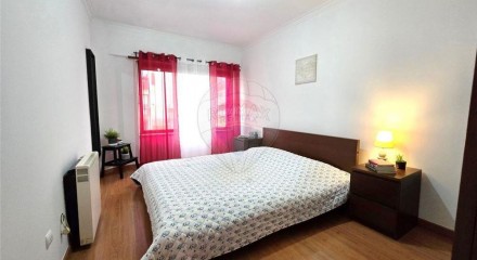 Residential - Condo/Apartment - T2 - Mina de Água, Amadora - PT