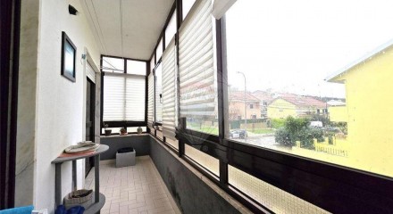 Residential - Condo/Apartment - T2 - Mina de Água, Amadora - PT