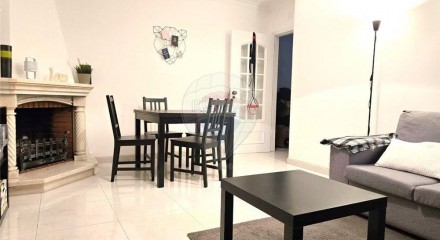 Residential - Condo/Apartment - T2 - Mina de Água, Amadora - PT