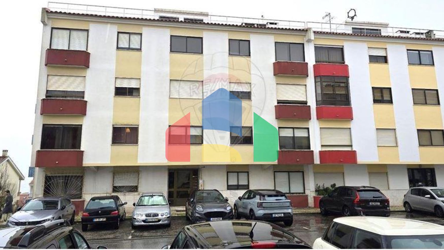 Residential - Condo/Apartment - T2 - Mina de Água, Amadora - PT