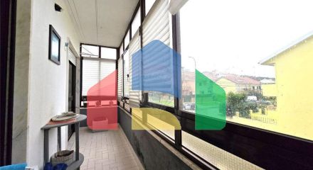 Residential - Condo/Apartment - T2 - Mina de Água, Amadora - PT