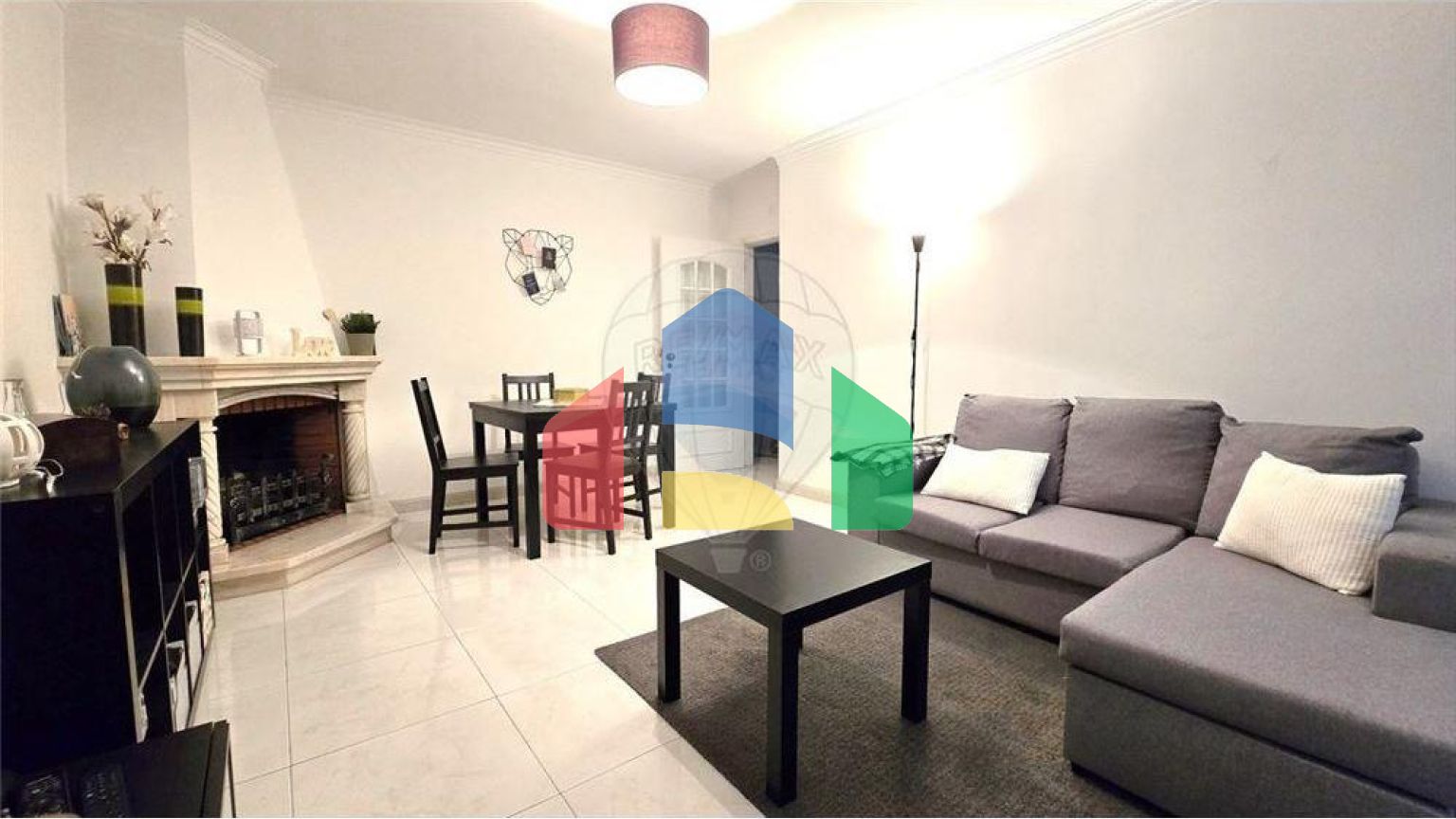 Residential - Condo/Apartment - T2 - Mina de Água, Amadora - PT