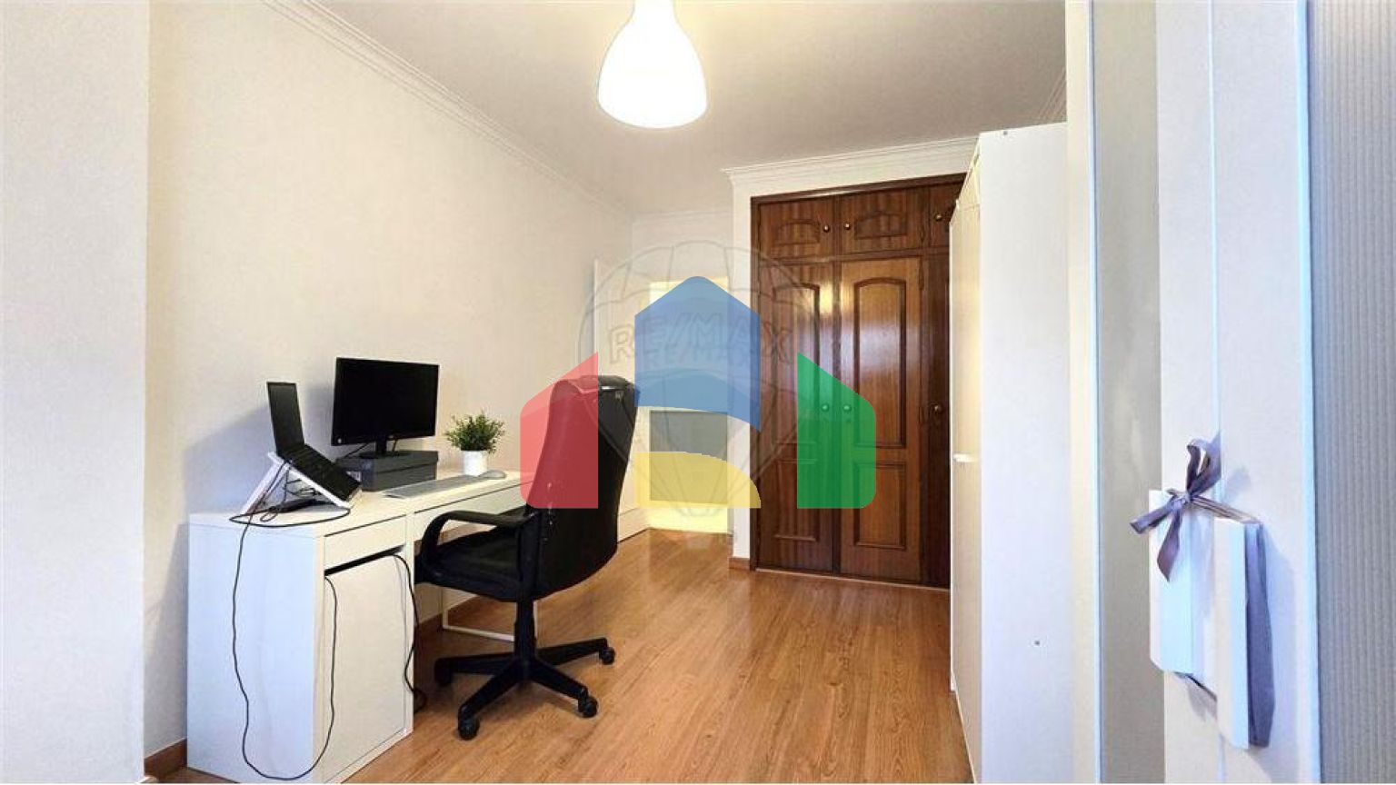 Residential - Condo/Apartment - T2 - Mina de Água, Amadora - PT