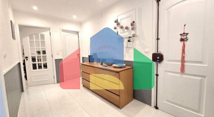 Residential - Condo/Apartment - T2 - Mina de Água, Amadora - PT