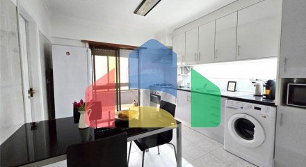 Residential - Condo/Apartment - T2 - Mina de Água, Amadora - PT