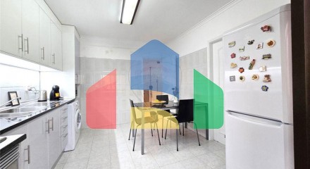 Residential - Condo/Apartment - T2 - Mina de Água, Amadora - PT