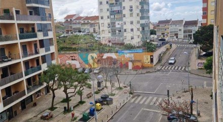 Residential - Condo/Apartment - T3 - Mina de Água, Amadora - PT