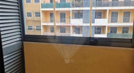 Residential - Condo/Apartment - T3 - Mina de Água, Amadora - PT