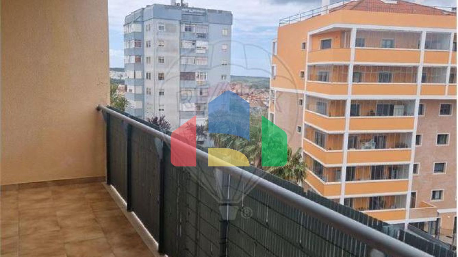 Residential - Condo/Apartment - T3 - Mina de Água, Amadora - PT