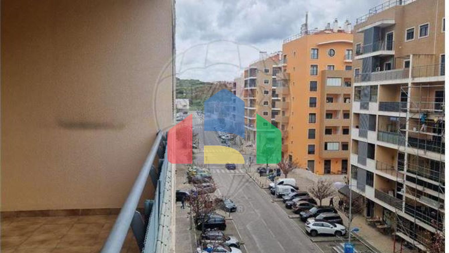 Residential - Condo/Apartment - T3 - Mina de Água, Amadora - PT