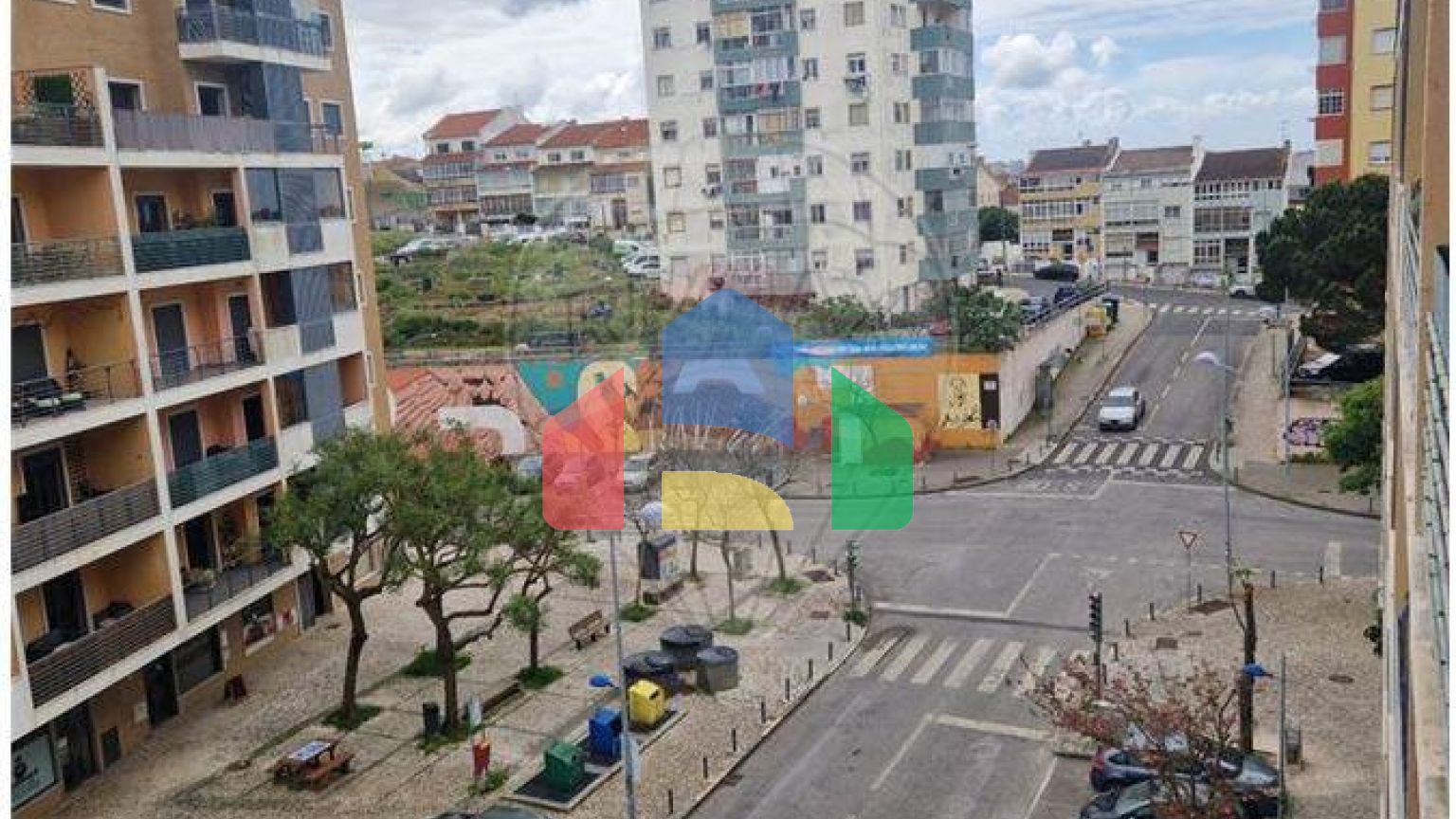 Residential - Condo/Apartment - T3 - Mina de Água, Amadora - PT