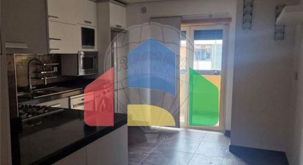 Residential - Condo/Apartment - T3 - Mina de Água, Amadora - PT
