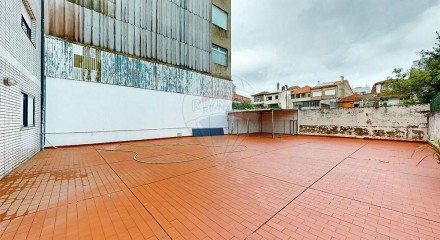 Residential - Condo/Apartment - T4 - Bonfim, Oporto - PT