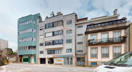 Residential - Condo/Apartment - T4 - Bonfim, Oporto - PT