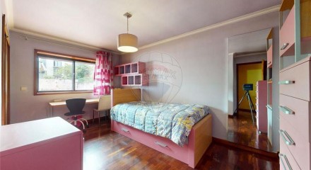 Residential - Condo/Apartment - T4 - Bonfim, Oporto - PT