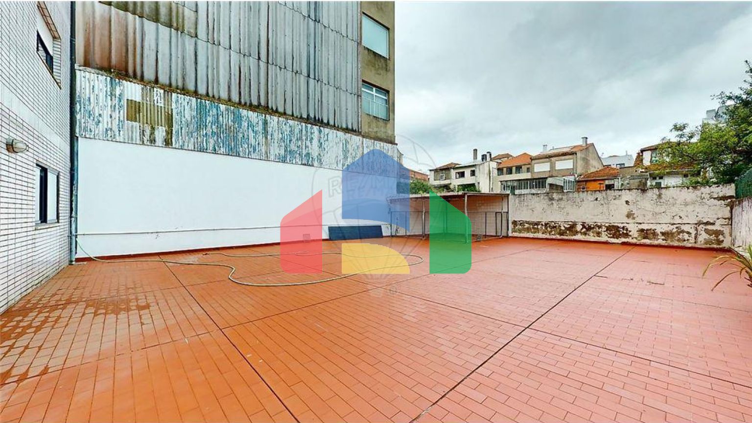 Residential - Condo/Apartment - T4 - Bonfim, Oporto - PT