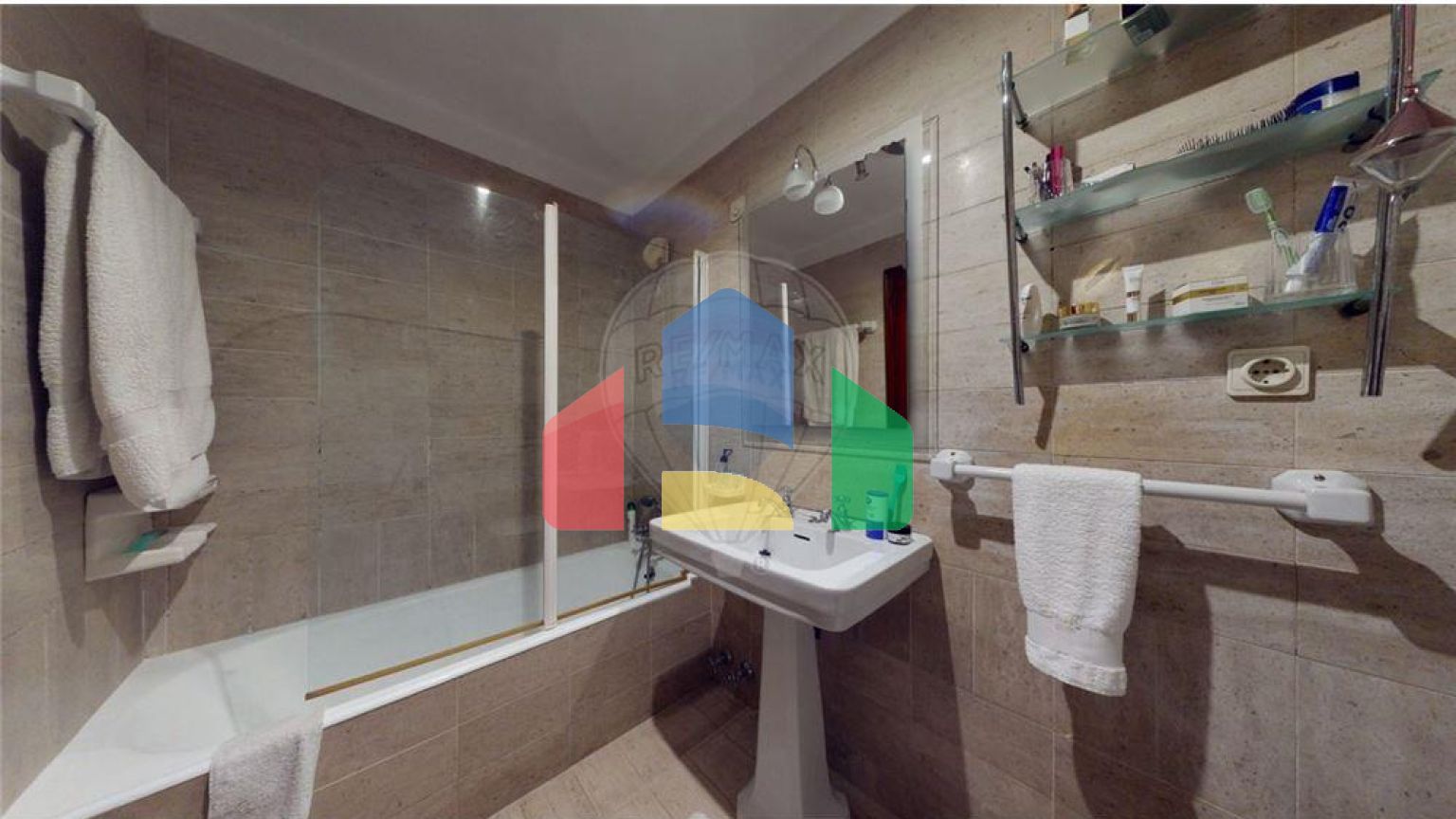 Residential - Condo/Apartment - T4 - Bonfim, Oporto - PT