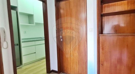 Residential - Condo/Apartment - T1 - Bonfim, Oporto - PT