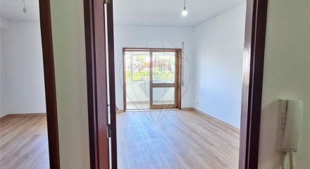 Residential - Condo/Apartment - T1 - Bonfim, Oporto - PT