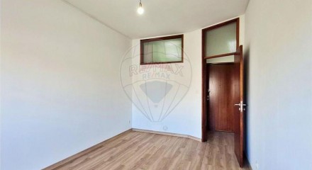 Residential - Condo/Apartment - T1 - Bonfim, Oporto - PT
