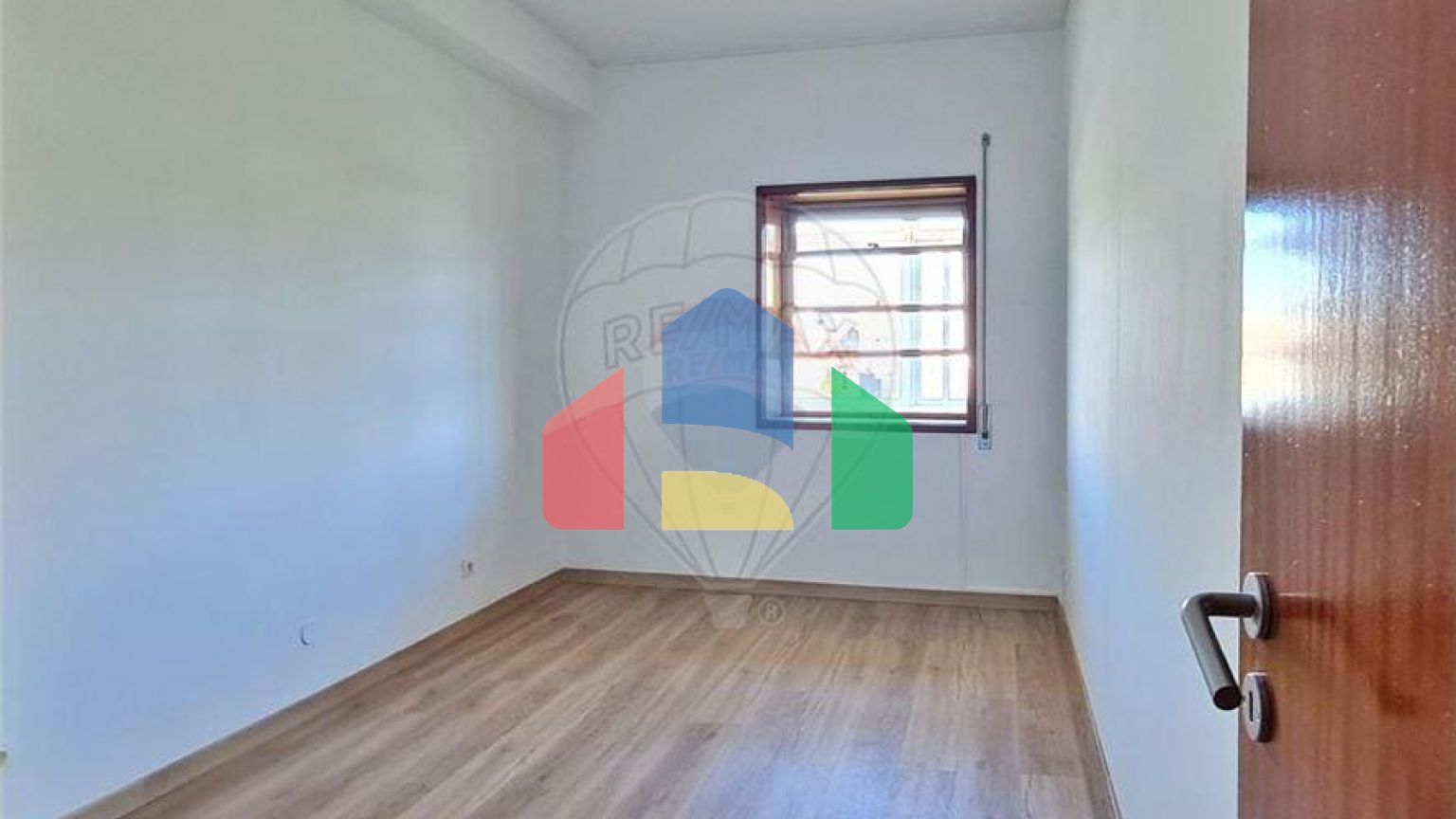 Residential - Condo/Apartment - T1 - Bonfim, Oporto - PT