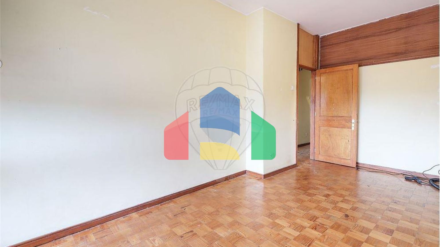 Residential - Condo/Apartment - T3 - Bonfim, Oporto - PT