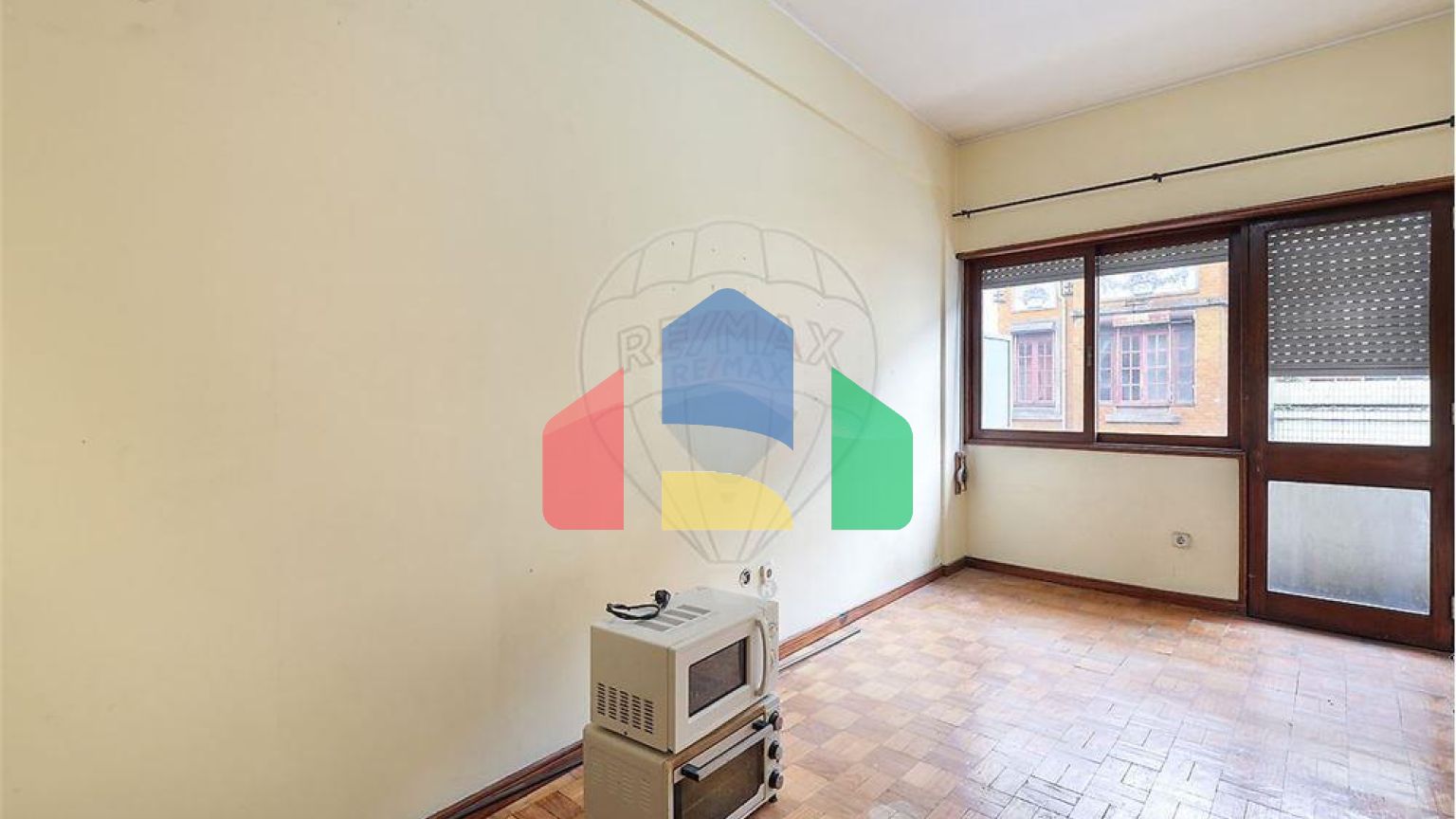 Residential - Condo/Apartment - T3 - Bonfim, Oporto - PT