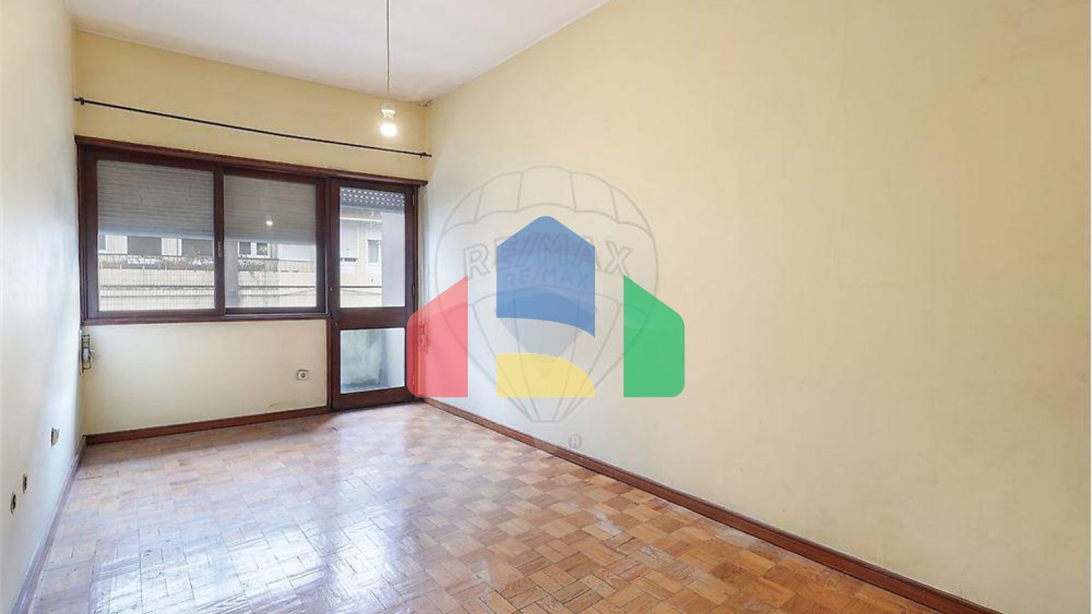 Residential - Condo/Apartment - T3 - Bonfim, Oporto - PT