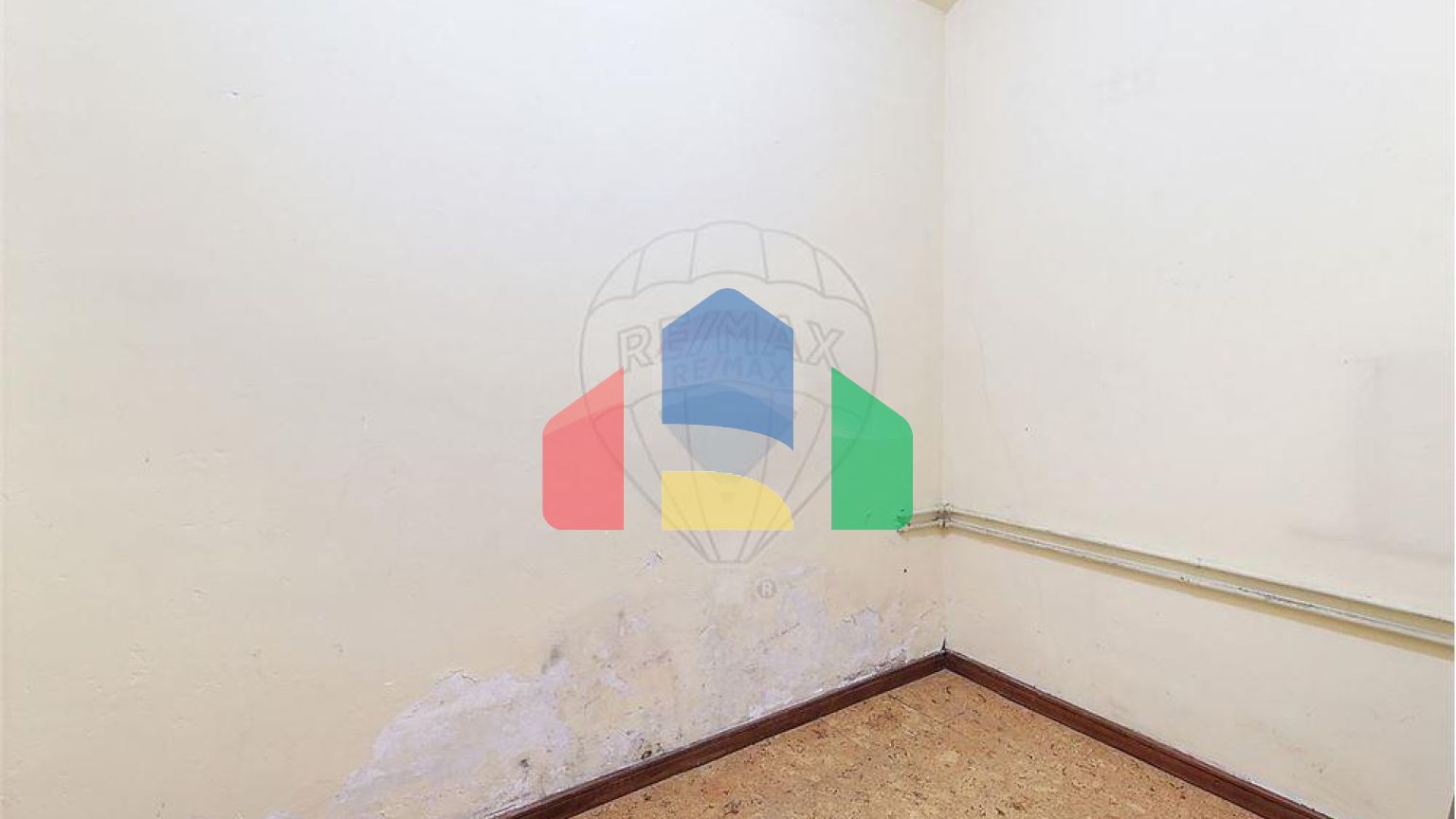 Residential - Condo/Apartment - T3 - Bonfim, Oporto - PT