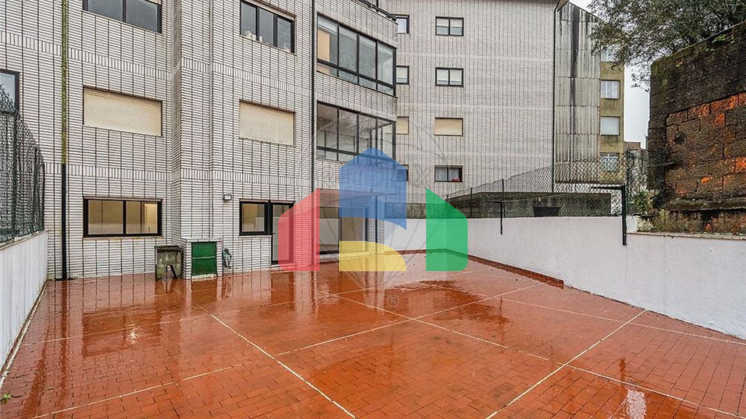 Residential - Condo/Apartment - T1 - Bonfim, Oporto - PT