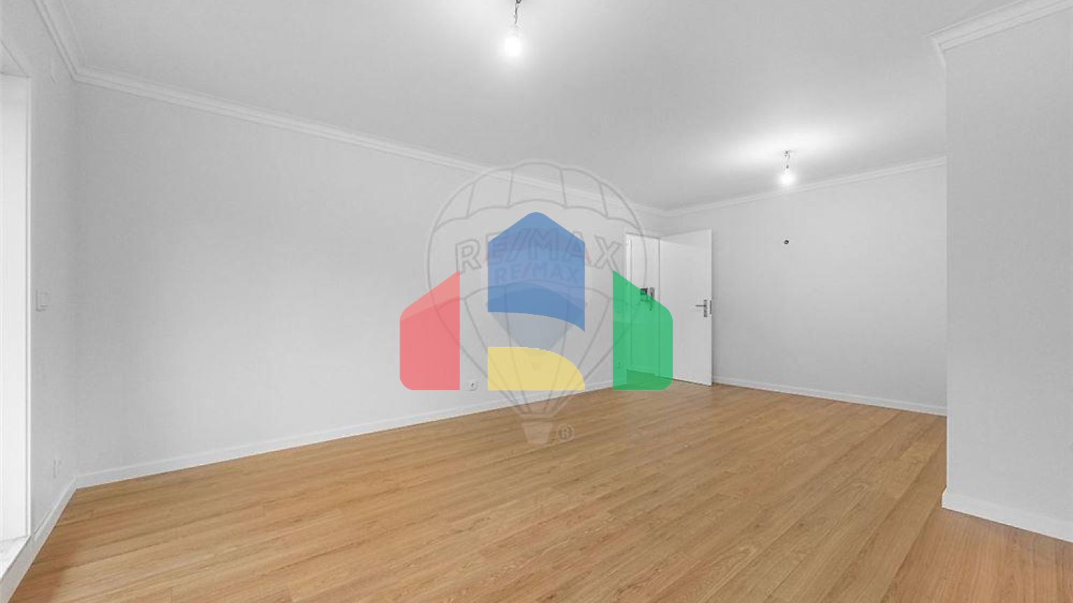 Residential - Condo/Apartment - T1 - Bonfim, Oporto - PT