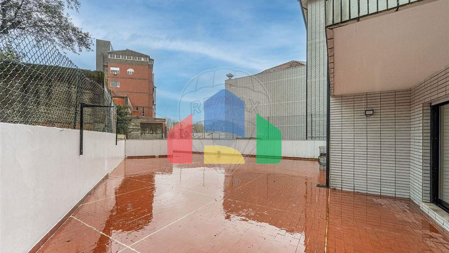 Residential - Condo/Apartment - T1 - Bonfim, Oporto - PT