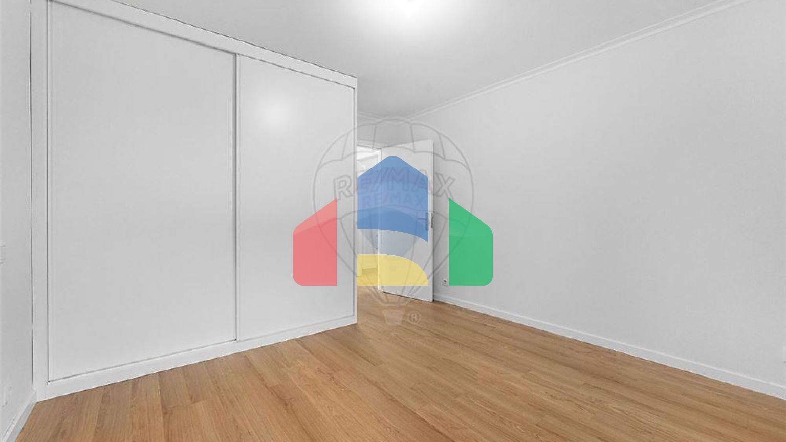 Residential - Condo/Apartment - T1 - Bonfim, Oporto - PT