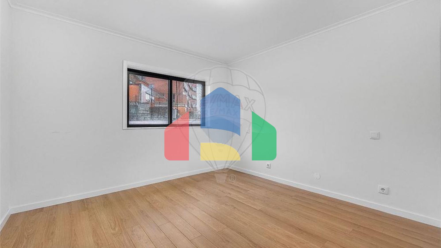 Residential - Condo/Apartment - T1 - Bonfim, Oporto - PT