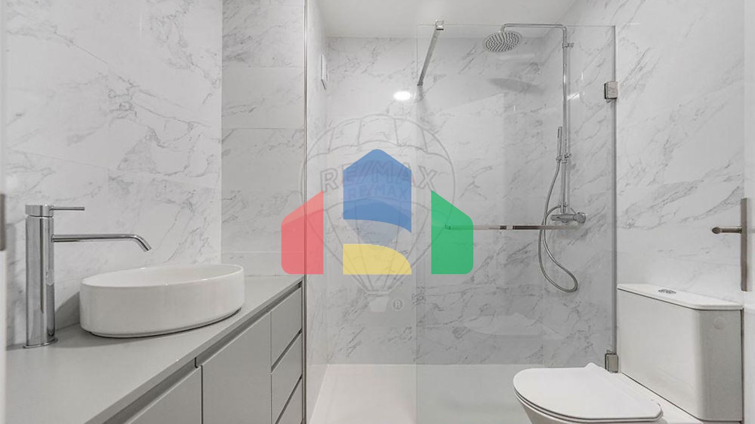 Residential - Condo/Apartment - T1 - Bonfim, Oporto - PT