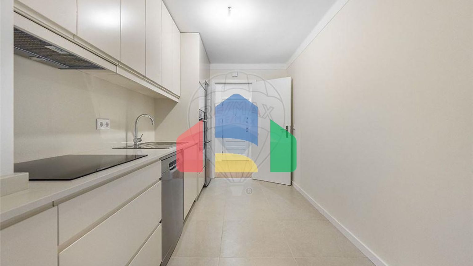 Residential - Condo/Apartment - T1 - Bonfim, Oporto - PT