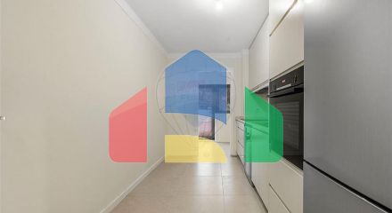Residential - Condo/Apartment - T1 - Bonfim, Oporto - PT