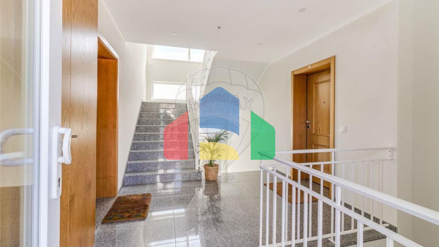 Residential - Condo/Apartment - T1 - Carcavelos e Parede, Cascais - PT