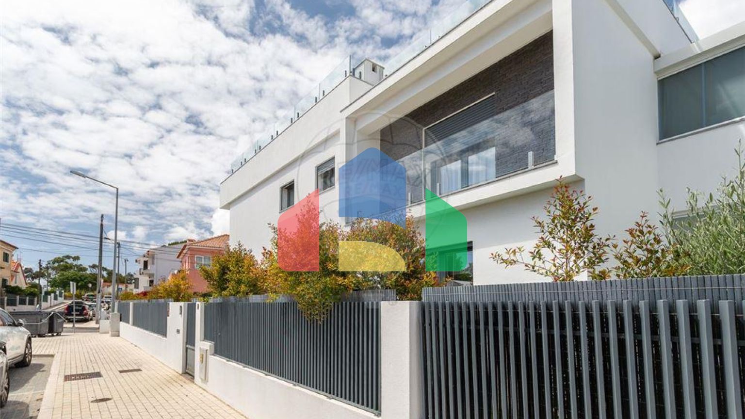 Residential - Single Family Home - T4 - Carcavelos e Parede, Cascais - PT