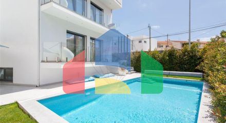 Residential - Single Family Home - T4 - Carcavelos e Parede, Cascais - PT