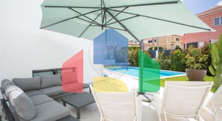 Residential - Single Family Home - T4 - Carcavelos e Parede, Cascais - PT