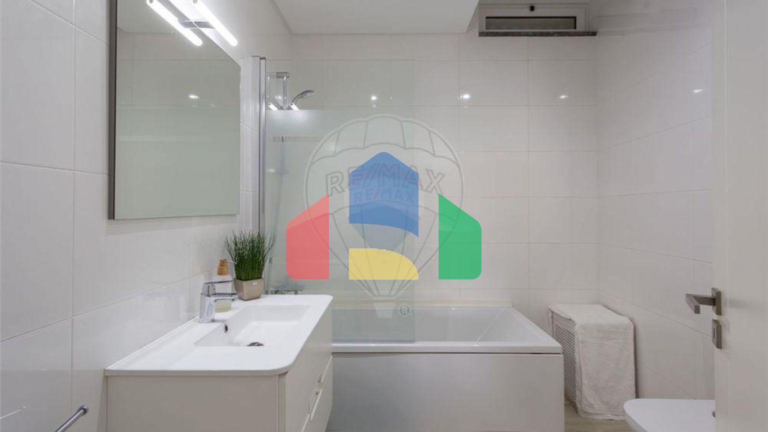 Residential - Single Family Home - T4 - Carcavelos e Parede, Cascais - PT