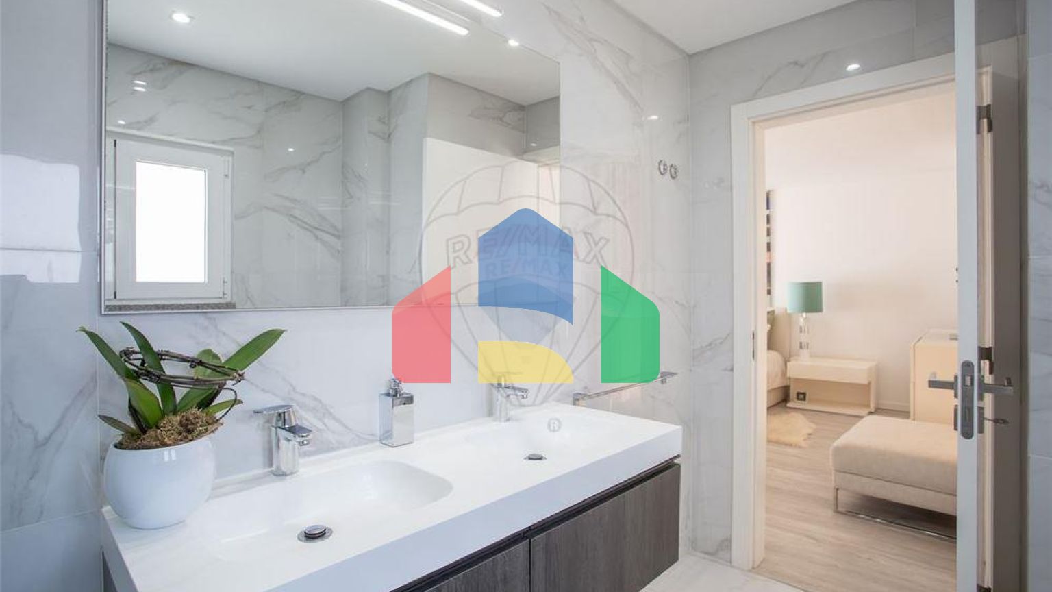 Residential - Single Family Home - T4 - Carcavelos e Parede, Cascais - PT