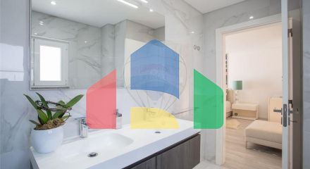 Residential - Single Family Home - T4 - Carcavelos e Parede, Cascais - PT